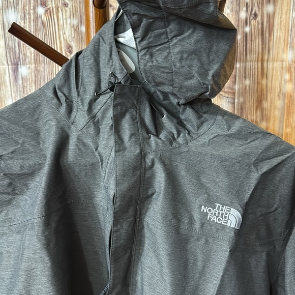 Men’s 3xl; the north face jackets; raincoat;pre loved; clean and no odor! - Picture 4 of 4